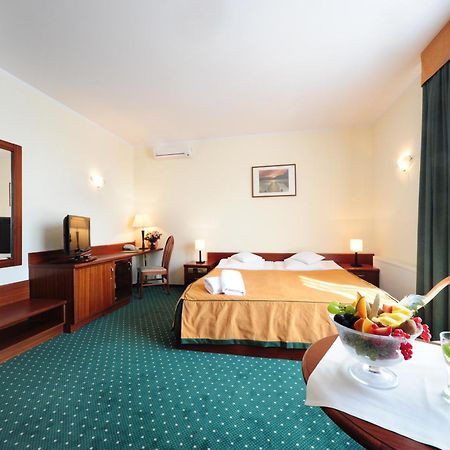 Hotel T&T Poznan Exterior photo